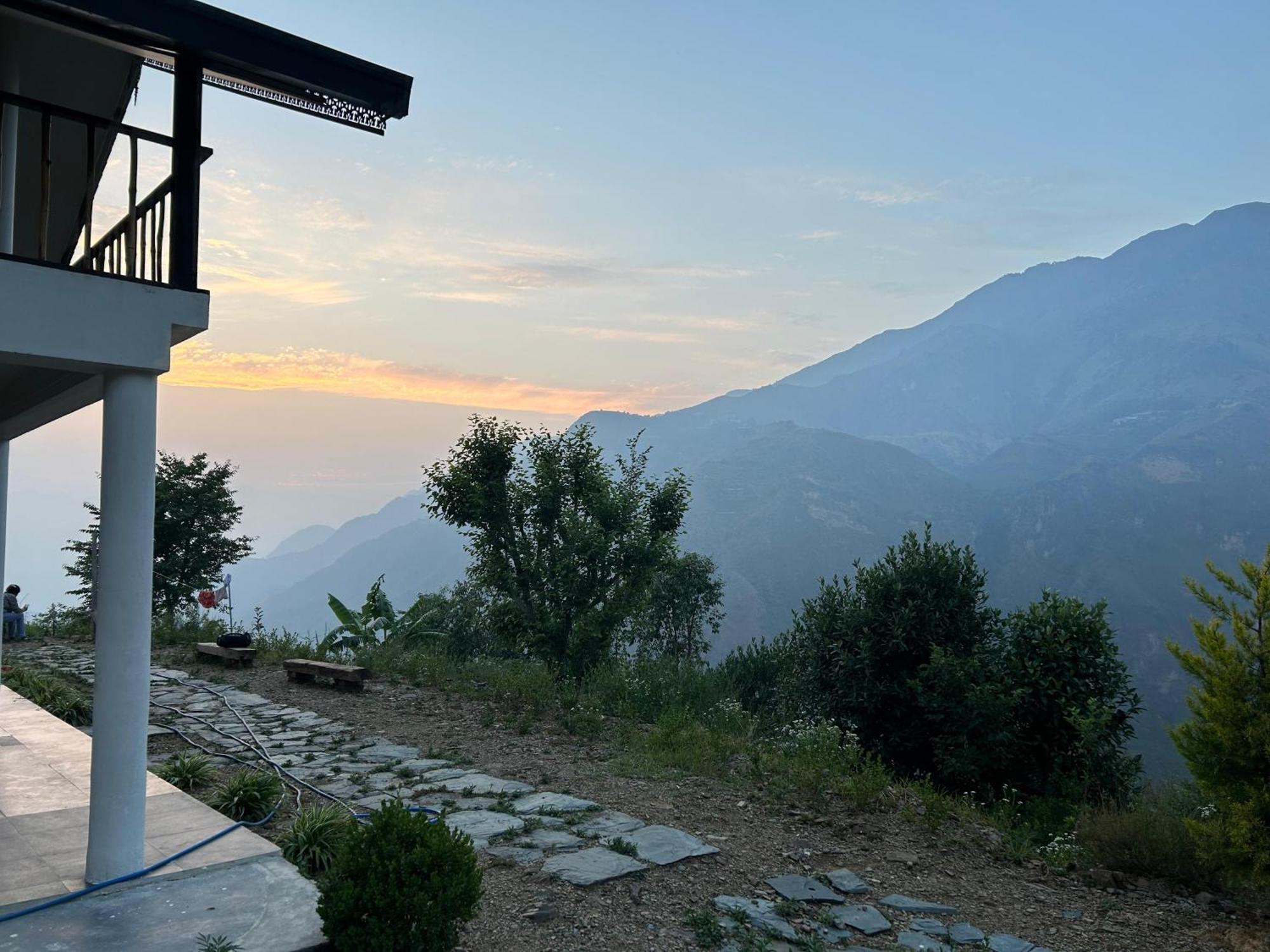 Purmo Channi Hotel Chakrata Exterior photo